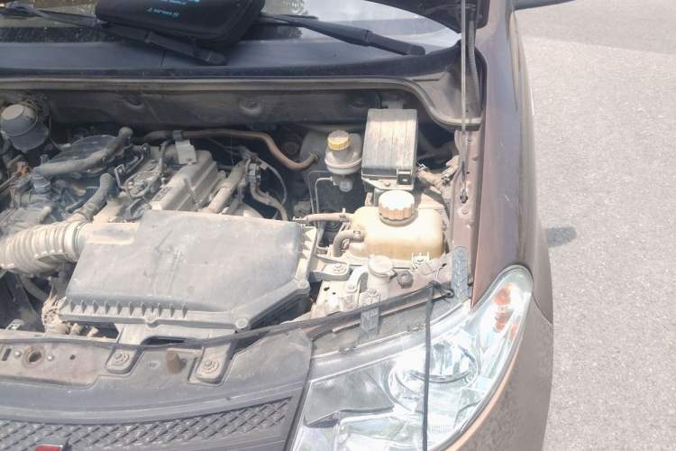 Used Wuling Hongguang 2020 1.2L S Base Model China VI LSI Engine Bay Left