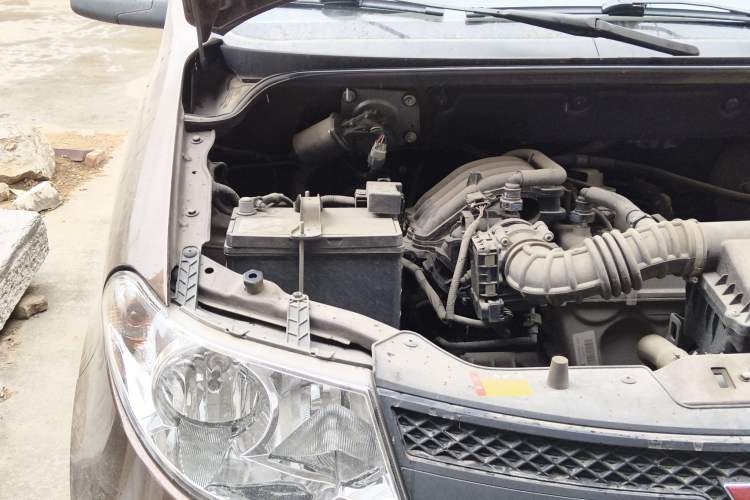 Used Wuling Hongguang 2020 1.2L S Base Model China VI LSI Engine Bay Right
