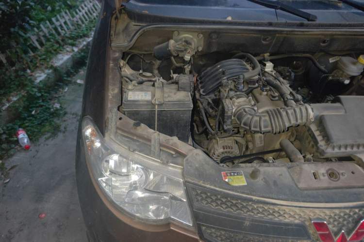 Used Wuling Hongguang 2020 1.2L S Base Model China VI LSI Engine Bay Right