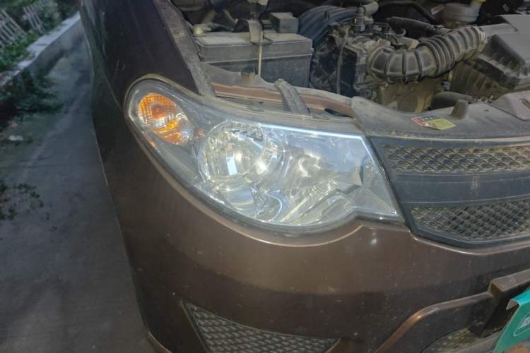 Used Wuling Hongguang 2020 1.2L S Base Model China VI LSI Right Front Headlight