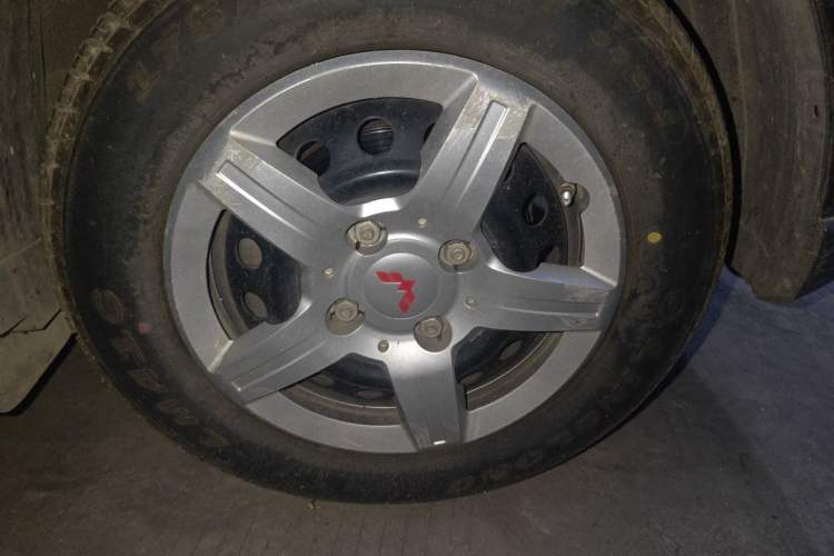 Used Wuling Hongguang 2020 1.2L S Base Model China VI LSI Right Front Wheel Hub