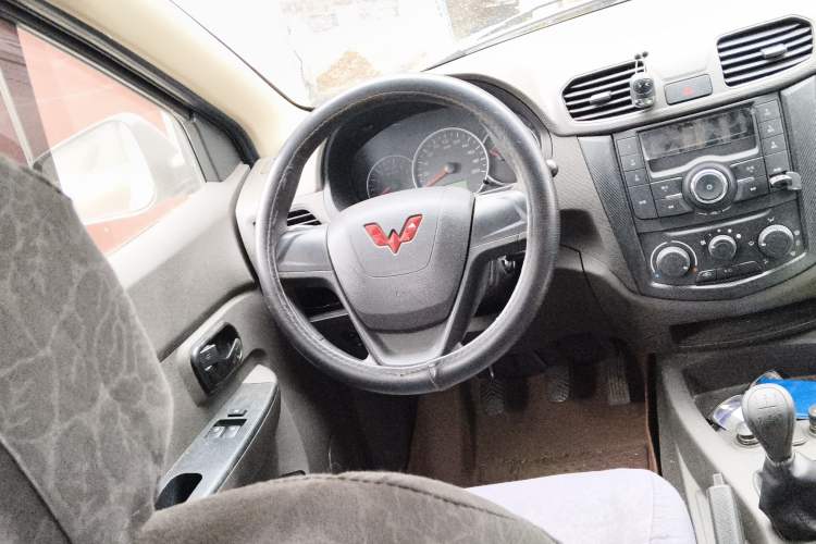 Used Wuling Hongguang 2020 1.2L S Base Model China VI LSI Steering Wheel