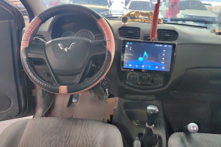 Used Wuling Hongguang 2020 1.2L S Base Model China VI LSI Steering Wheel