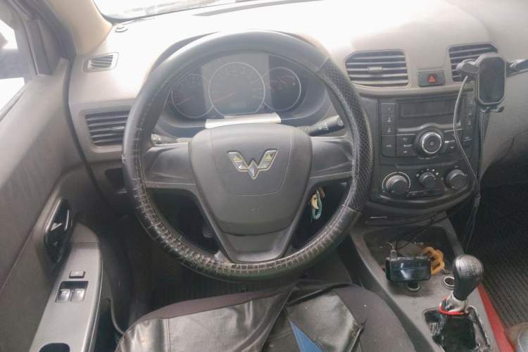 Used Wuling Hongguang 2020 1.2L S Base Model China VI LSI Steering Wheel