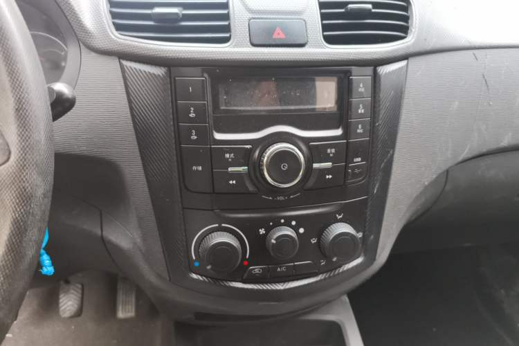 Used Wuling Hongguang 2020 1.2L S Base Model China VI LSI Audio And AC Panel