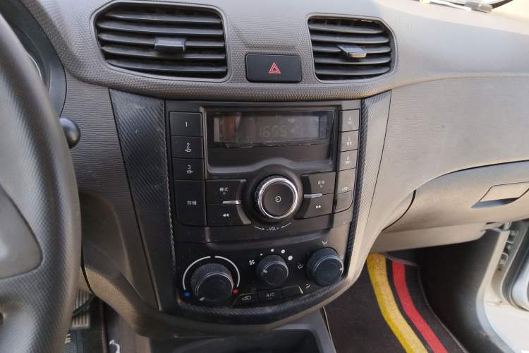 Used Wuling Hongguang 2020 1.2L S Base Model China VI LSI Audio And AC Panel