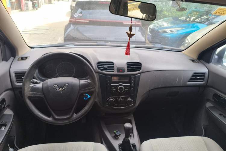 Used Wuling Hongguang 2020 1.2L S Base Model China VI LSI Center Console