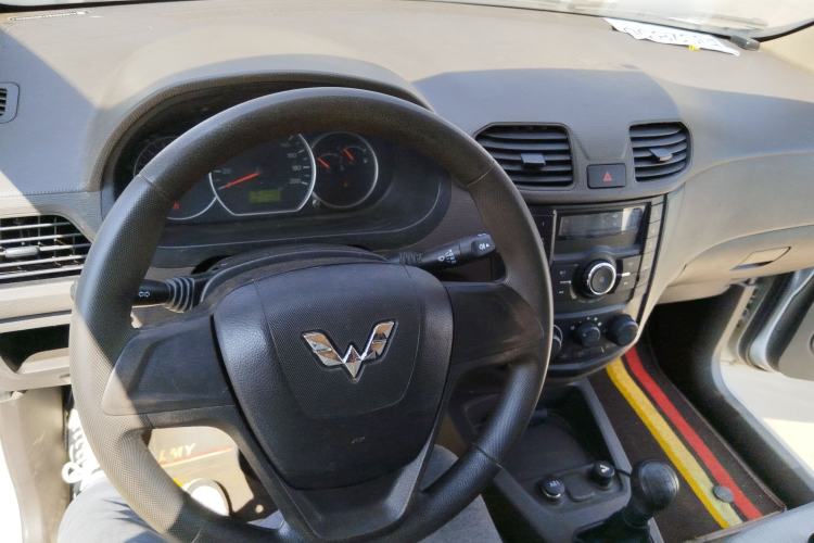 Used Wuling Hongguang 2020 1.2L S Base Model China VI LSI Center Console