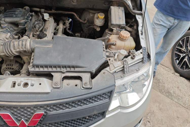 Used Wuling Hongguang 2020 1.2L S Base Model China VI LSI Engine Bay Left