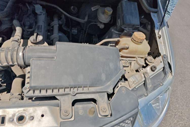 Used Wuling Hongguang 2020 1.2L S Base Model China VI LSI Engine Bay Left