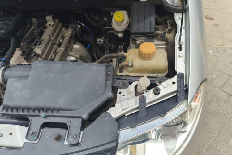 Used Wuling Hongguang 2020 1.2L S Base Model China VI LSI Engine Bay Left