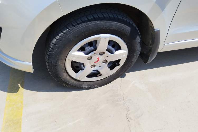 Used Wuling Hongguang 2020 1.2L S Base Model China VI LSI Left Front Wheel Hub