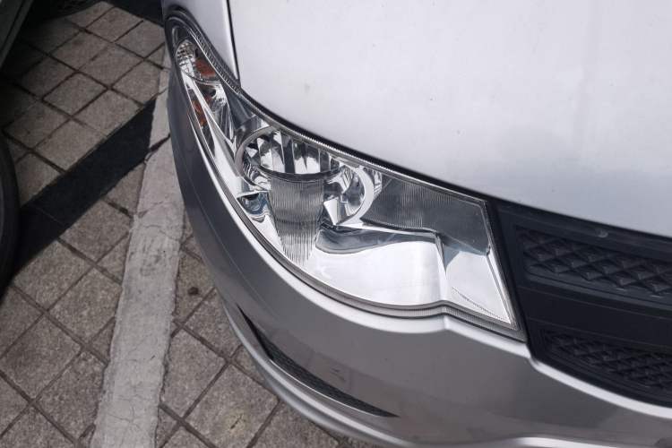 Used Wuling Hongguang 2020 1.2L S Base Model China VI LSI Right Front Headlight