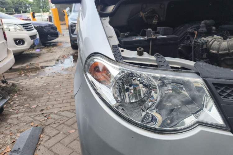 Used Wuling Hongguang 2020 1.2L S Base Model China VI LSI Right Front Headlight