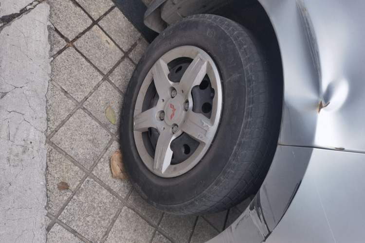 Used Wuling Hongguang 2020 1.2L S Base Model China VI LSI Right Front Wheel Hub