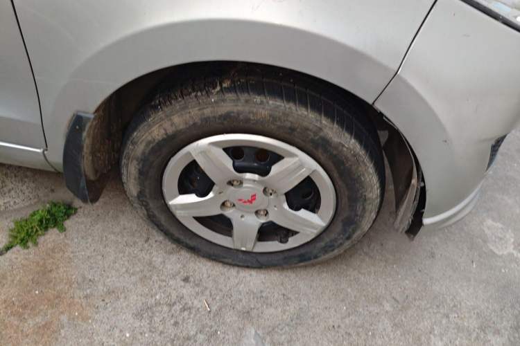 Used Wuling Hongguang 2020 1.2L S Base Model China VI LSI Right Front Wheel Hub