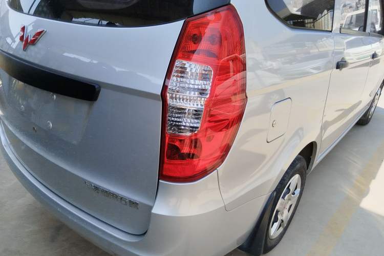Used Wuling Hongguang 2020 1.2L S Base Model China VI LSI Right Rear Taillight