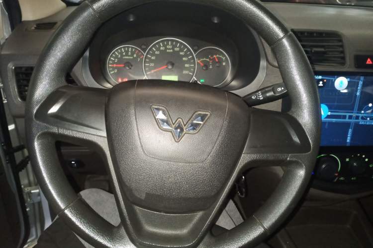 Used Wuling Hongguang 2020 1.2L S Base Model China VI LSI Steering Wheel