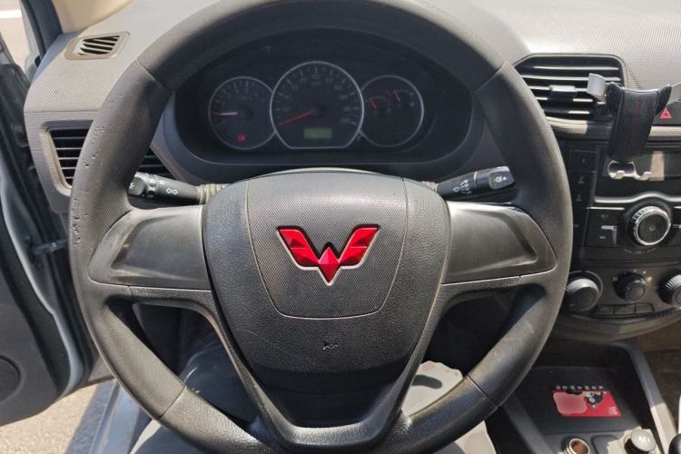 Used Wuling Hongguang 2020 1.2L S Base Model China VI LSI Steering Wheel