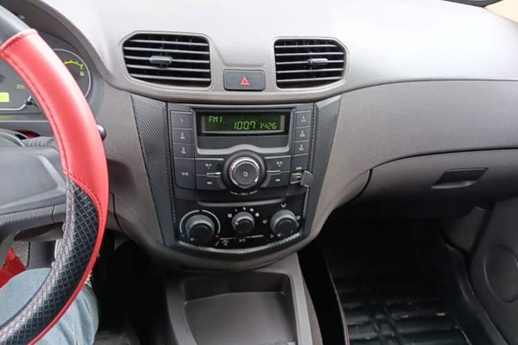 Used Wuling Hongguang 2020 1.2L S Base Model China VI LSI Audio And AC Panel