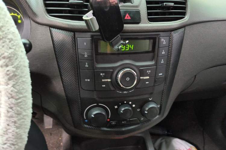 Used Wuling Hongguang 2020 1.2L S Base Model China VI LSI Audio And AC Panel