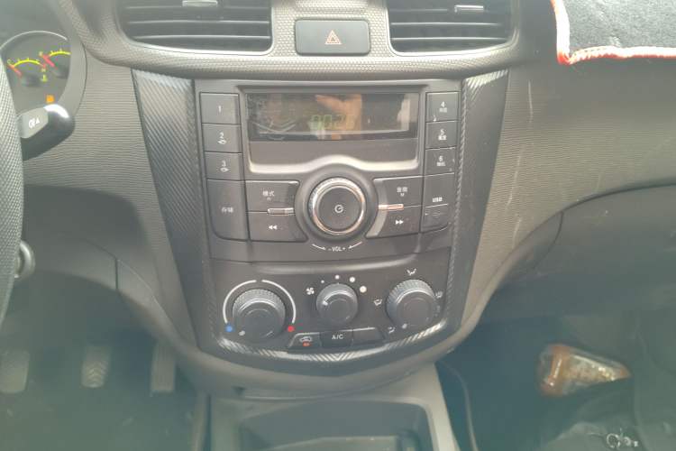 Used Wuling Hongguang 2020 1.2L S Base Model China VI LSI Audio And AC Panel