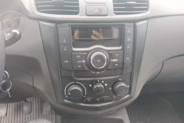 Used Wuling Hongguang 2020 1.2L S Base Model China VI LSI Audio And AC Panel