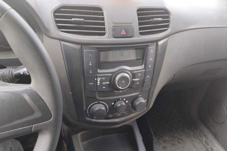 Used Wuling Hongguang 2020 1.2L S Base Model China VI LSI Audio And AC Panel