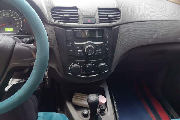 Used Wuling Hongguang 2020 1.2L S Base Model China VI LSI Audio And AC Panel