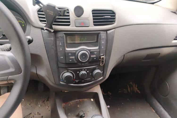 Used Wuling Hongguang 2020 1.2L S Base Model China VI LSI Audio And AC Panel