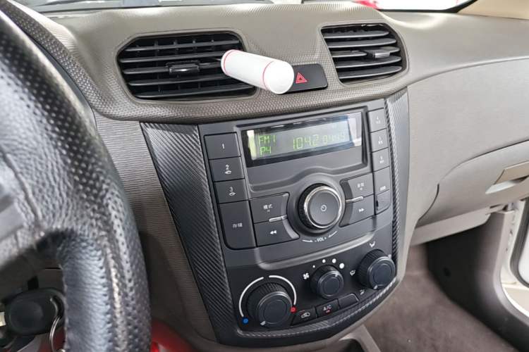 Used Wuling Hongguang 2020 1.2L S Base Model China VI LSI Audio And AC Panel