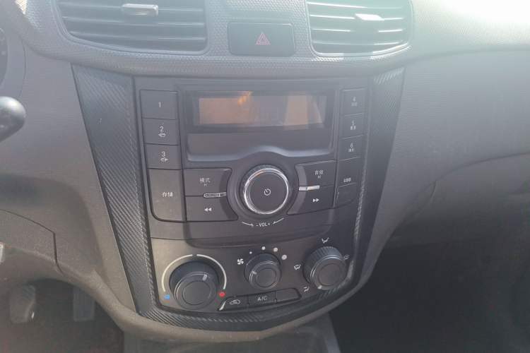 Used Wuling Hongguang 2020 1.2L S Base Model China VI LSI Audio And AC Panel
