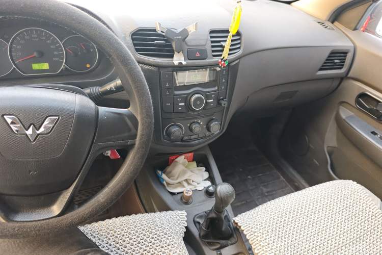 Used Wuling Hongguang 2020 1.2L S Base Model China VI LSI Audio And AC Panel