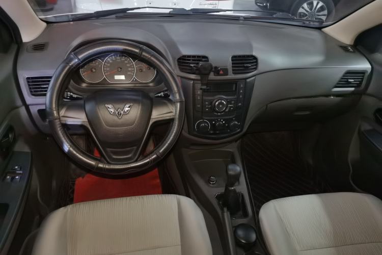 Used Wuling Hongguang 2020 1.2L S Base Model China VI LSI Center Console