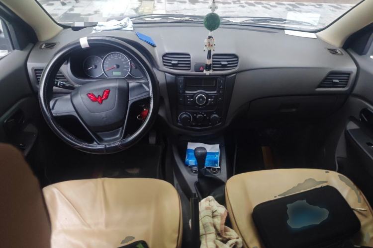 Used Wuling Hongguang 2020 1.2L S Base Model China VI LSI Center Console
