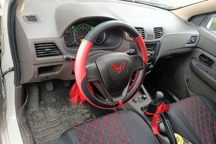 Used Wuling Hongguang 2020 1.2L S Base Model China VI LSI Center Console