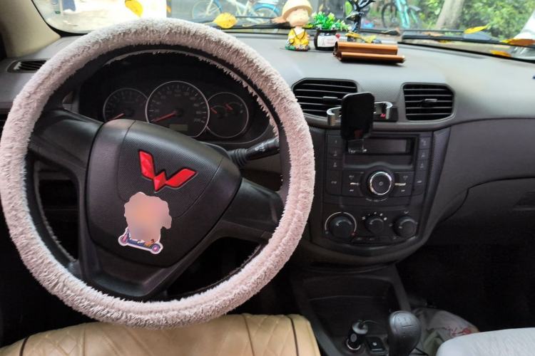 Used Wuling Hongguang 2020 1.2L S Base Model China VI LSI Center Console