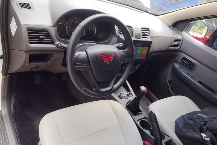 Used Wuling Hongguang 2020 1.2L S Base Model China VI LSI Center Console