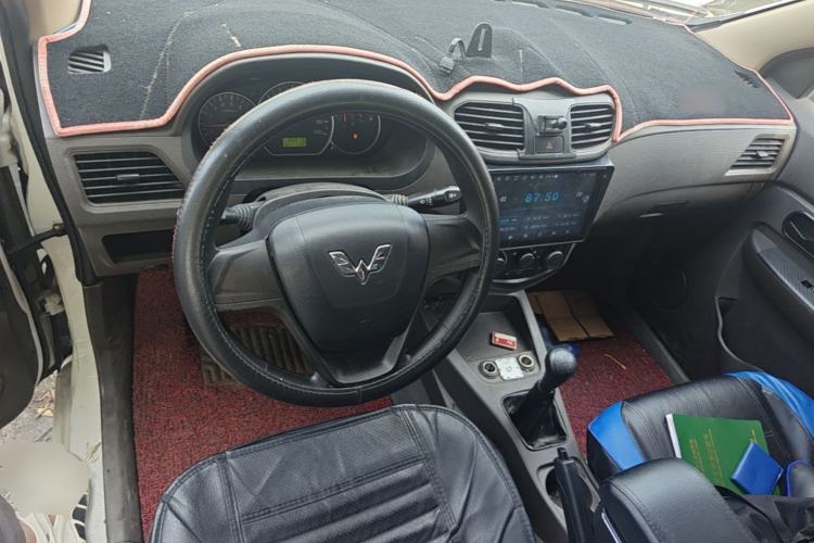 Used Wuling Hongguang 2020 1.2L S Base Model China VI LSI Center Console