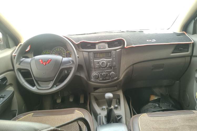 Used Wuling Hongguang 2020 1.2L S Base Model China VI LSI Center Console