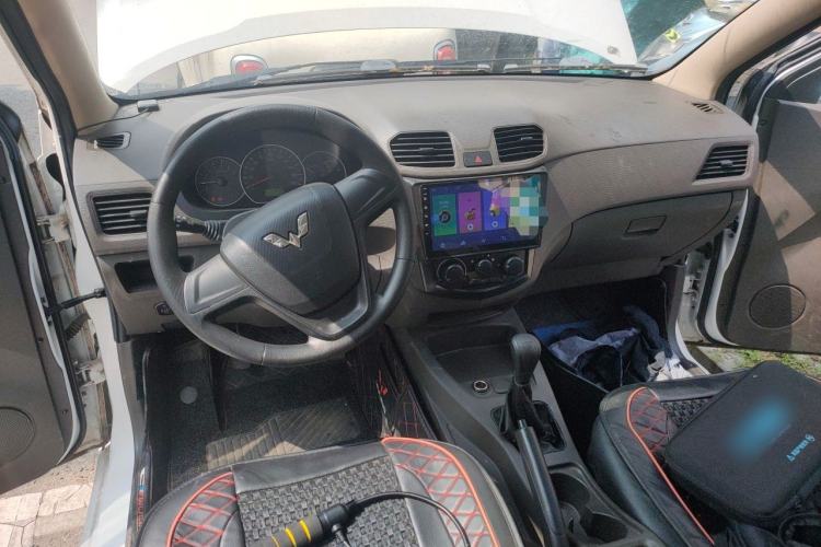 Used Wuling Hongguang 2020 1.2L S Base Model China VI LSI Center Console