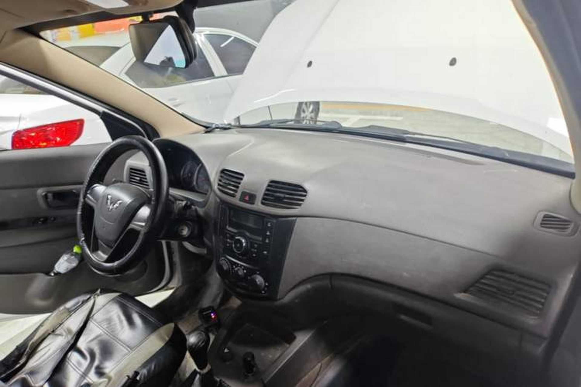 Used Wuling Hongguang 2020 1.2L S Base Model China VI LSI Center Console