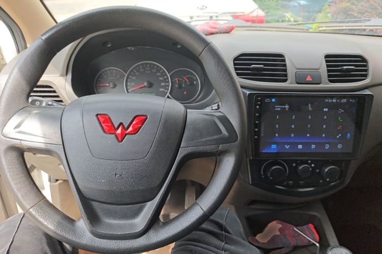 Used Wuling Hongguang 2020 1.2L S Base Model China VI LSI Center Console