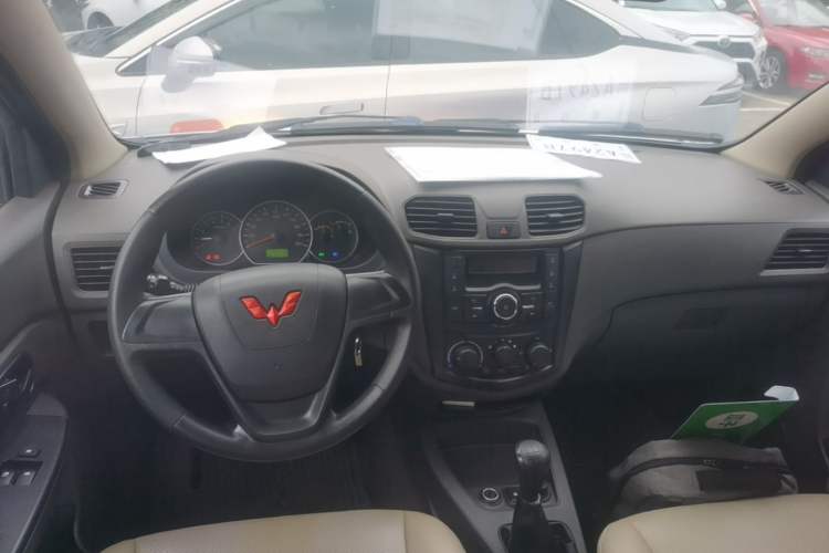 Used Wuling Hongguang 2020 1.2L S Base Model China VI LSI Center Console
