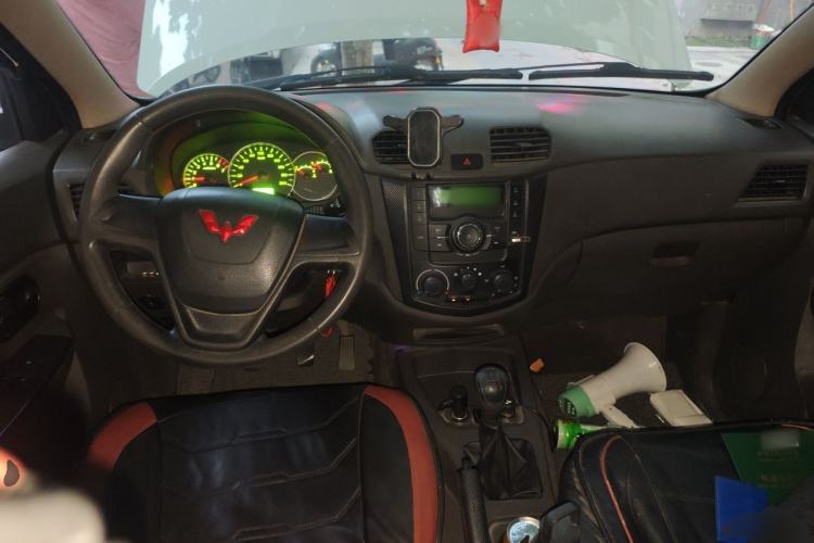 Used Wuling Hongguang 2020 1.2L S Base Model China VI LSI Center Console
