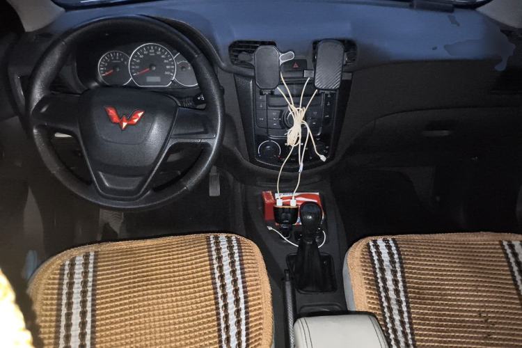 Used Wuling Hongguang 2020 1.2L S Base Model China VI LSI Center Console