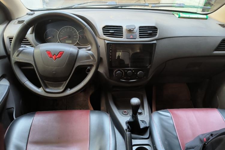 Used Wuling Hongguang 2020 1.2L S Base Model China VI LSI Center Console