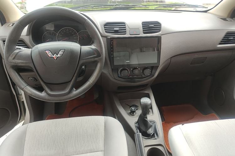 Used Wuling Hongguang 2020 1.2L S Base Model China VI LSI Center Console