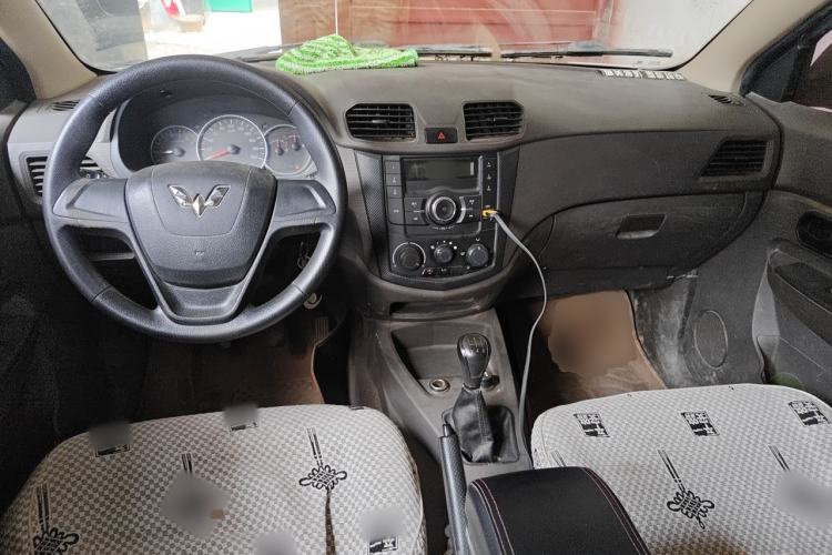 Used Wuling Hongguang 2020 1.2L S Base Model China VI LSI Center Console