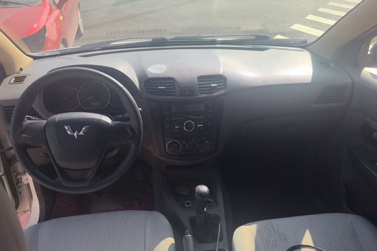 Used Wuling Hongguang 2020 1.2L S Base Model China VI LSI Center Console